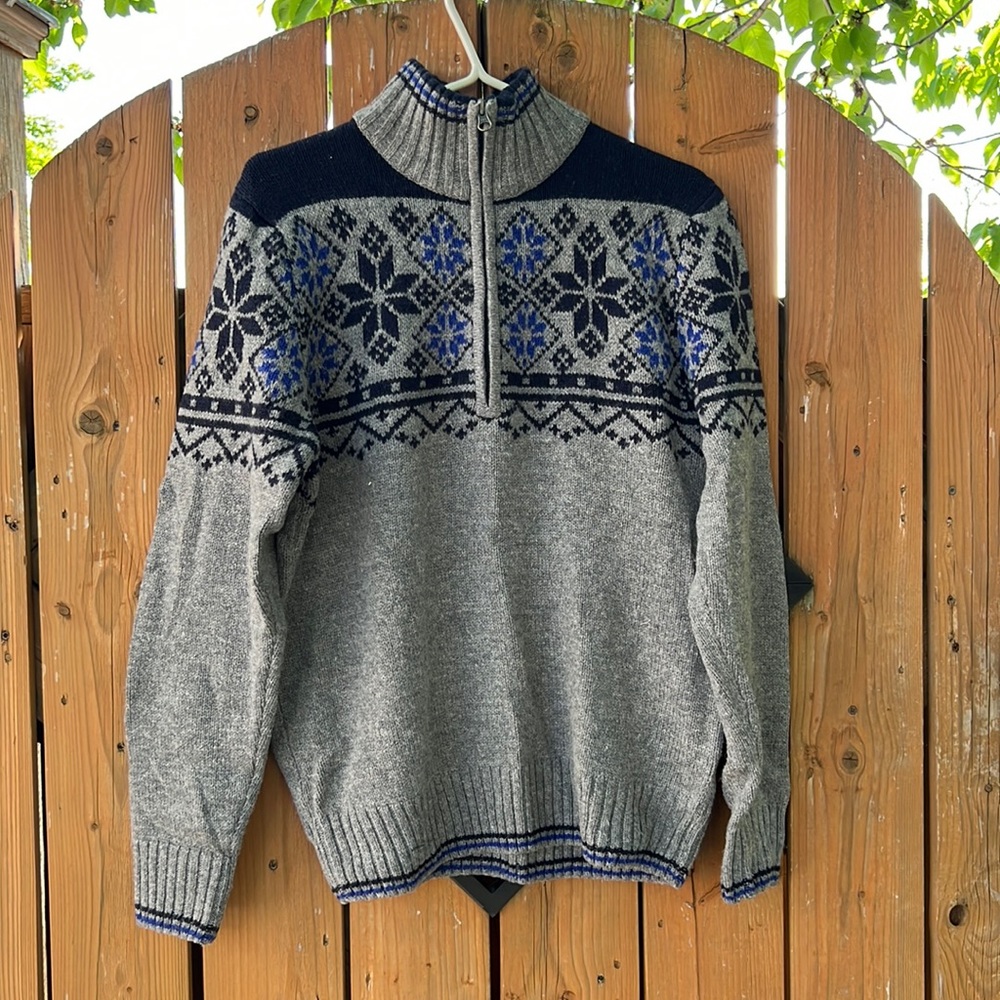 Men’s sweater